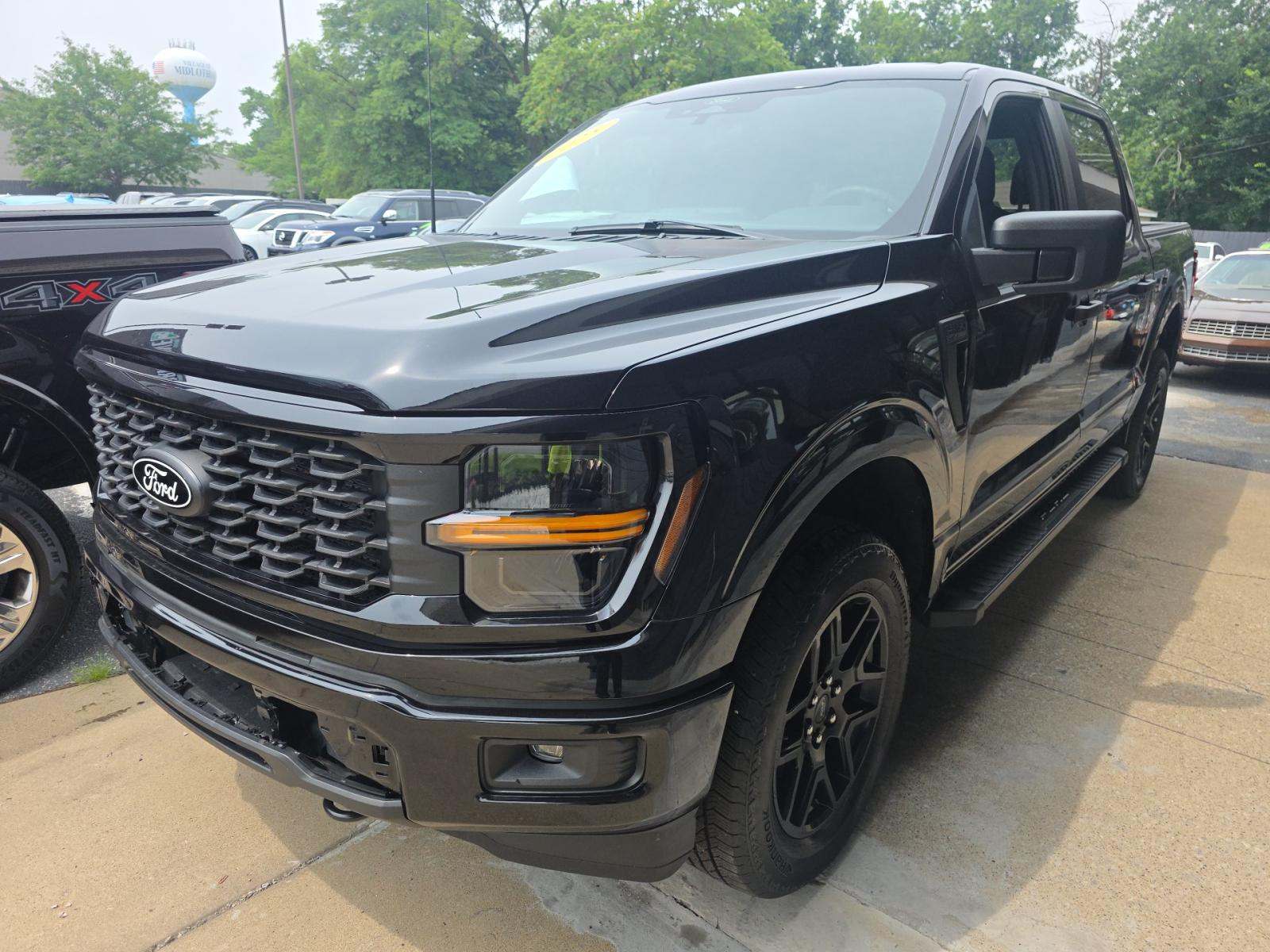 2025 Ford F-150 STX AWD