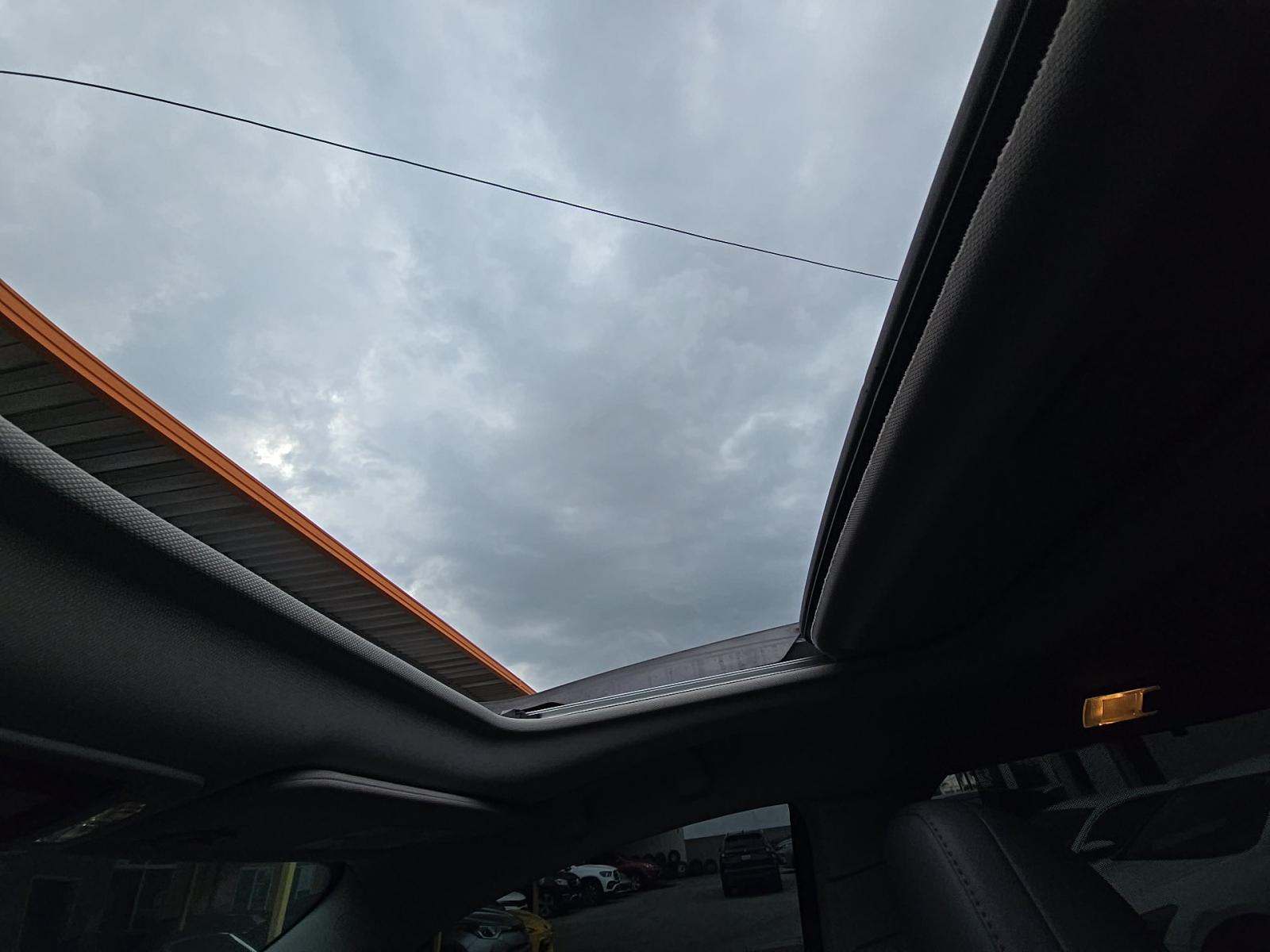 2022 Toyota Sienna XLE FWD