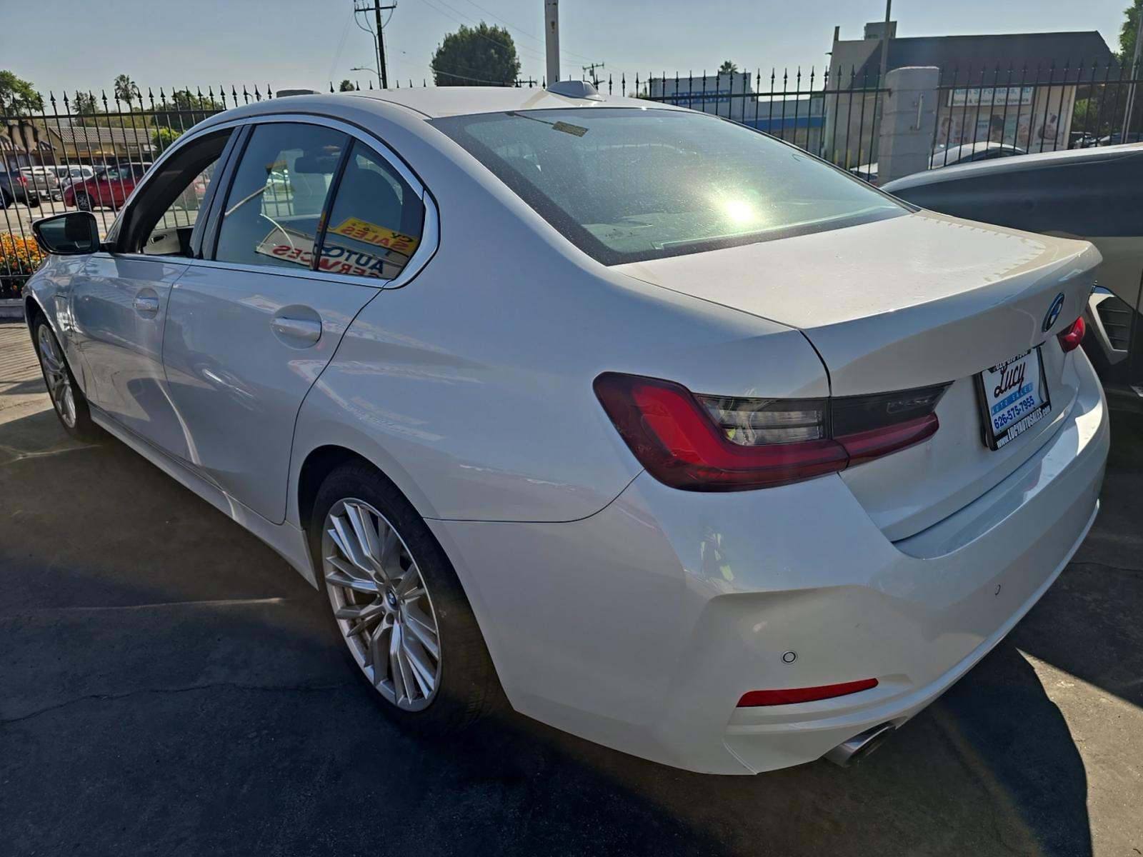 2024 BMW 3 Series 330e RWD