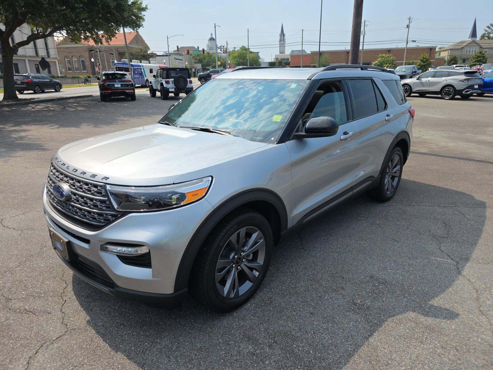 2022 Ford Explorer XLT AWD