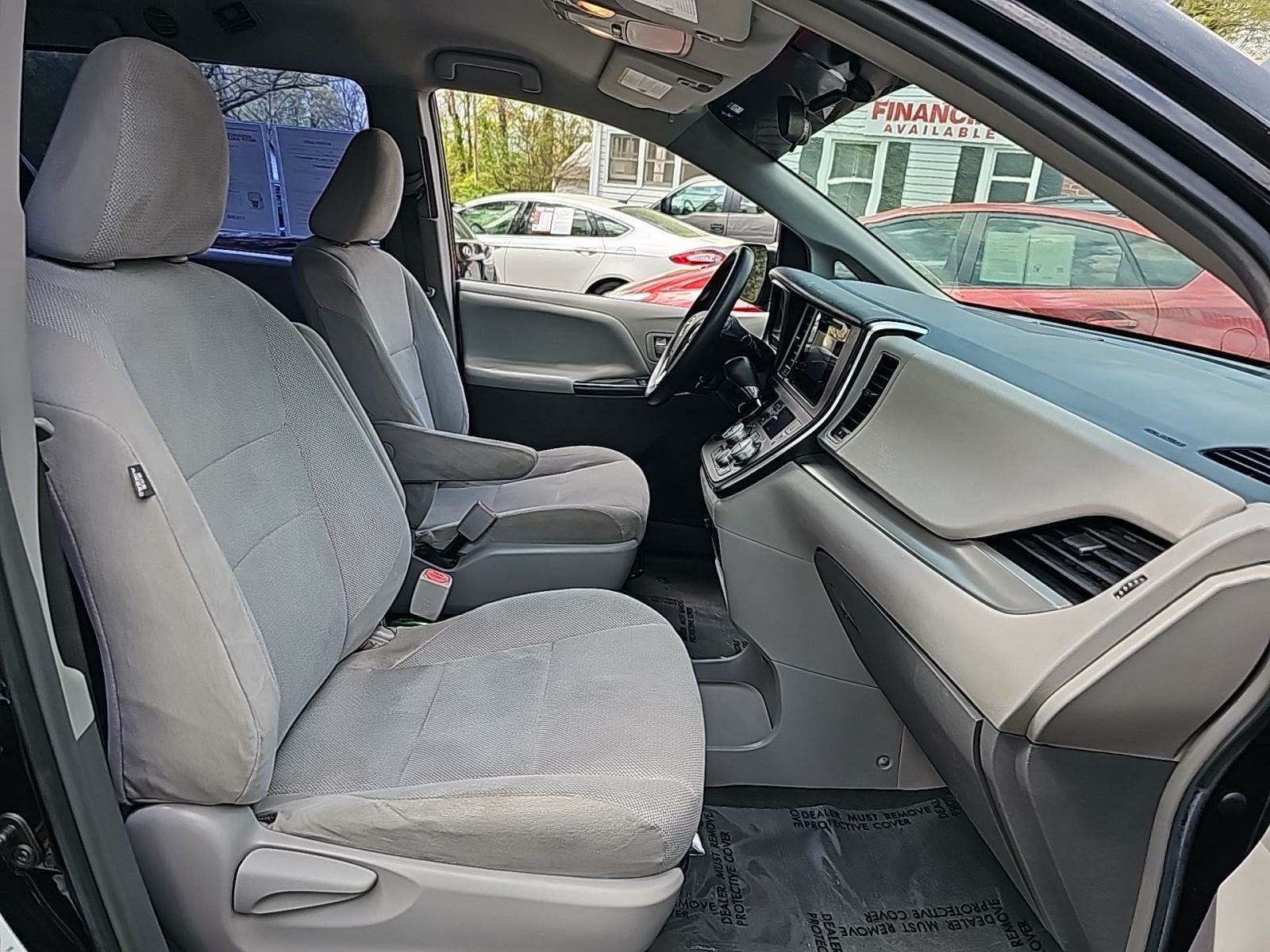 2017 Toyota Sienna L FWD