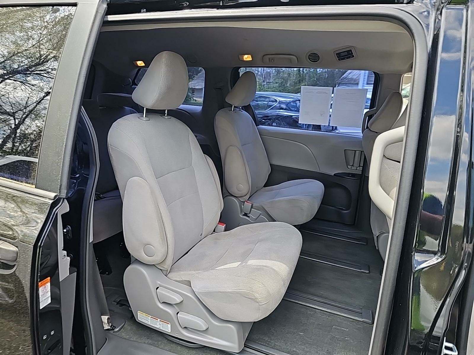 2017 Toyota Sienna L FWD