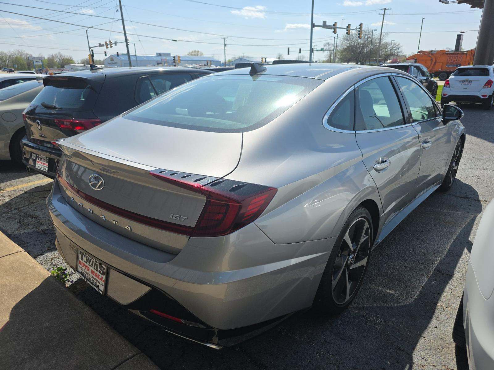 HYUNDAI SEL PLUS - 3