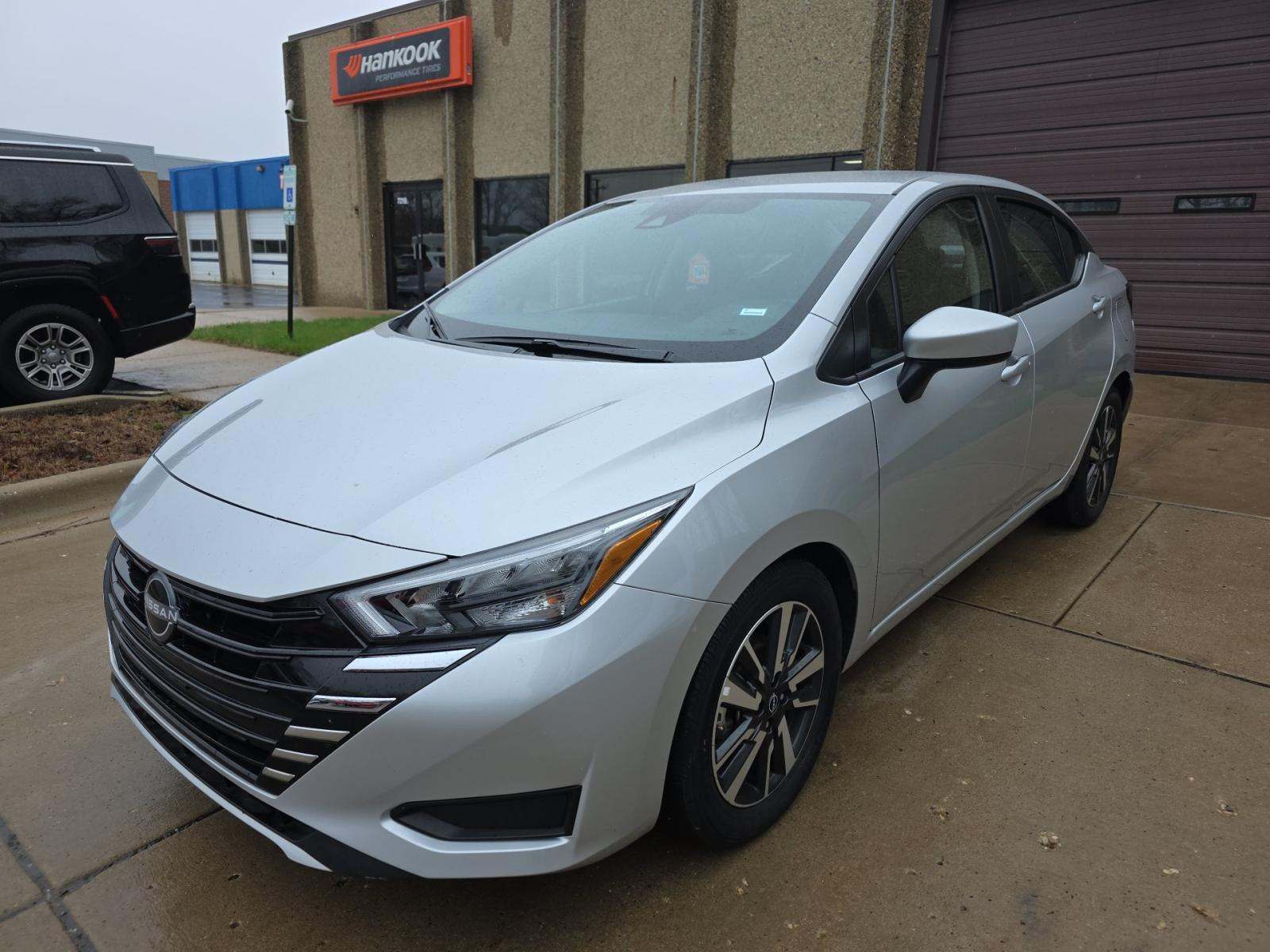 NISSAN VERSA - 1