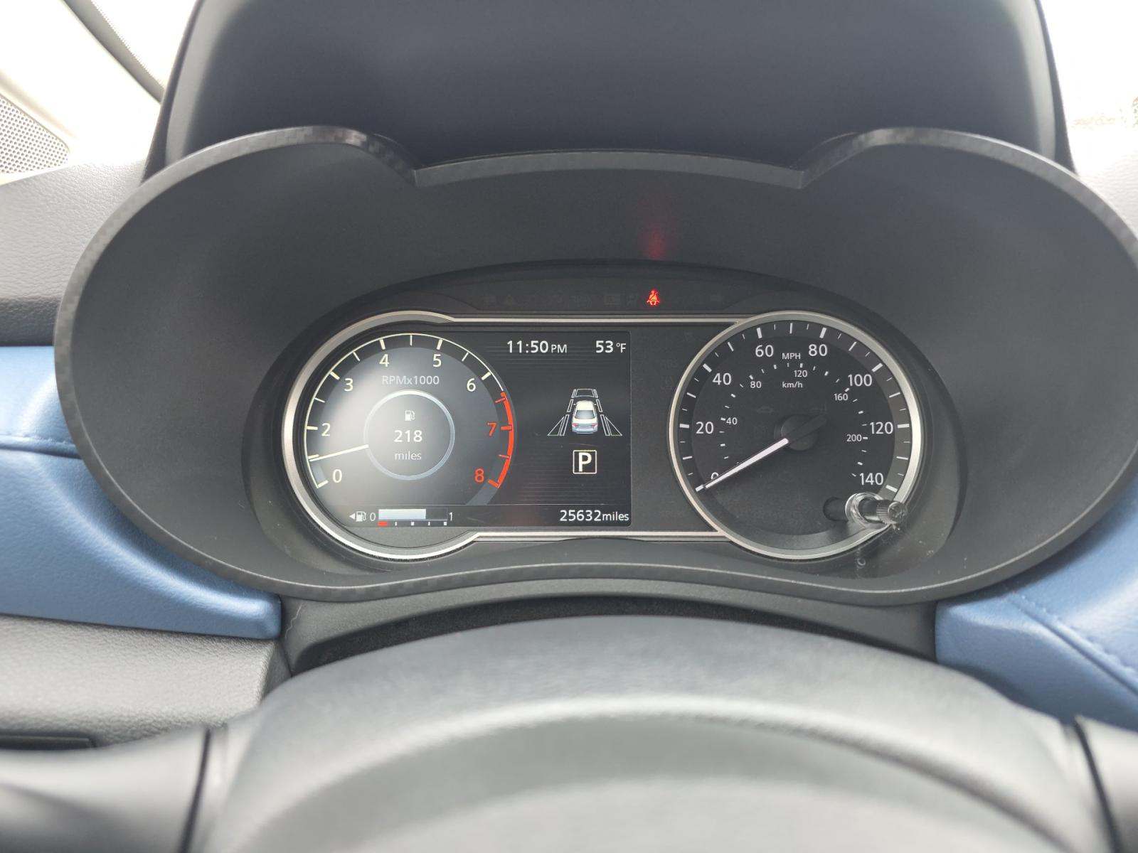 NISSAN VERSA - 9