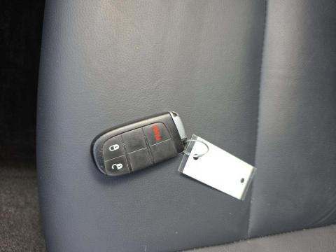 JEEP LAREDO E EDITION - 8