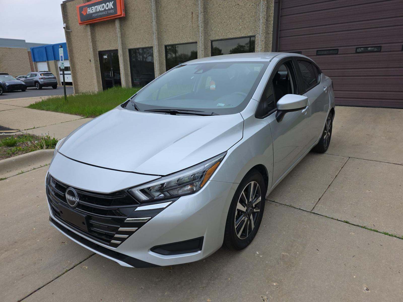 NISSAN VERSA - 1