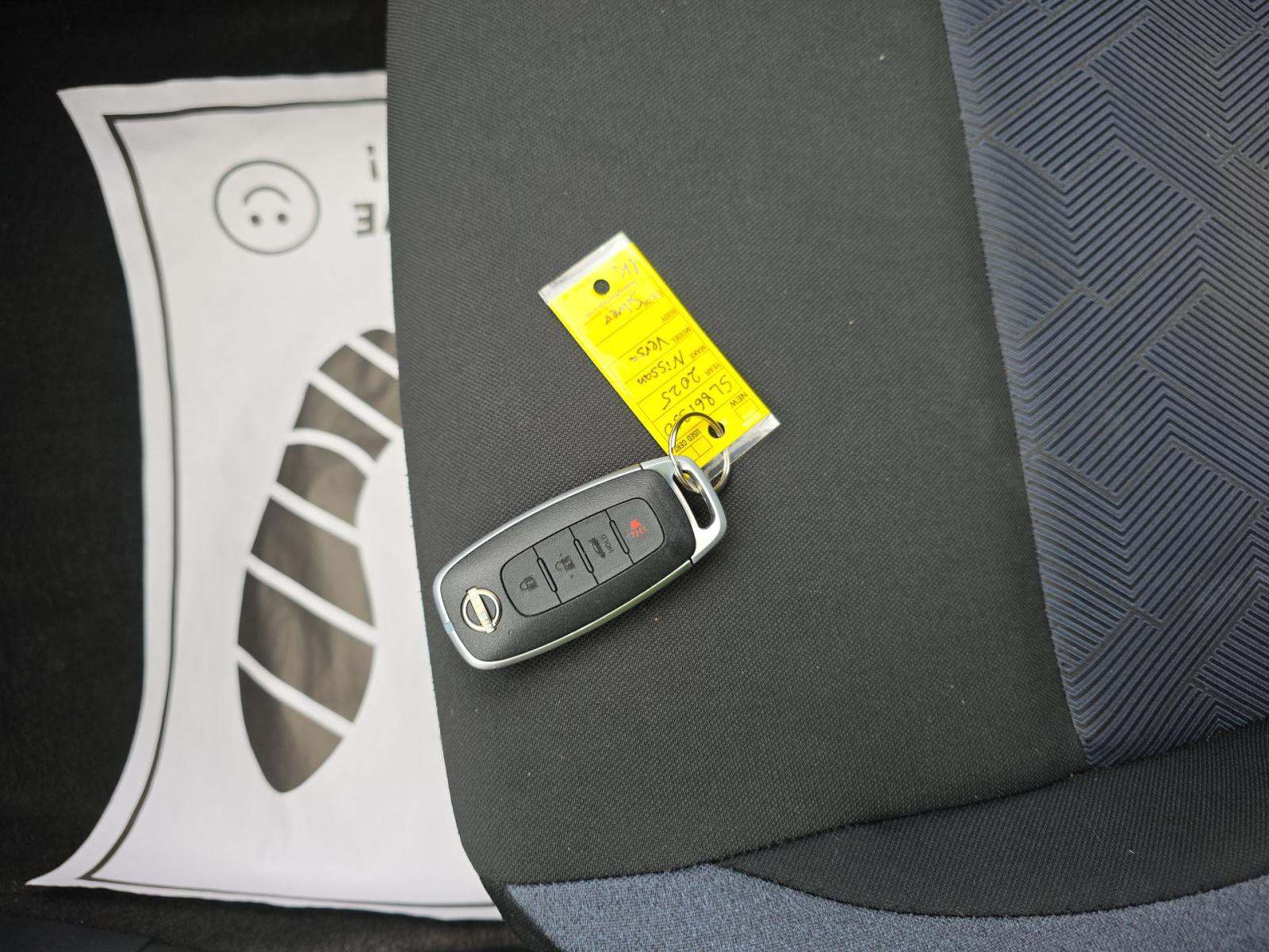 NISSAN VERSA - 8