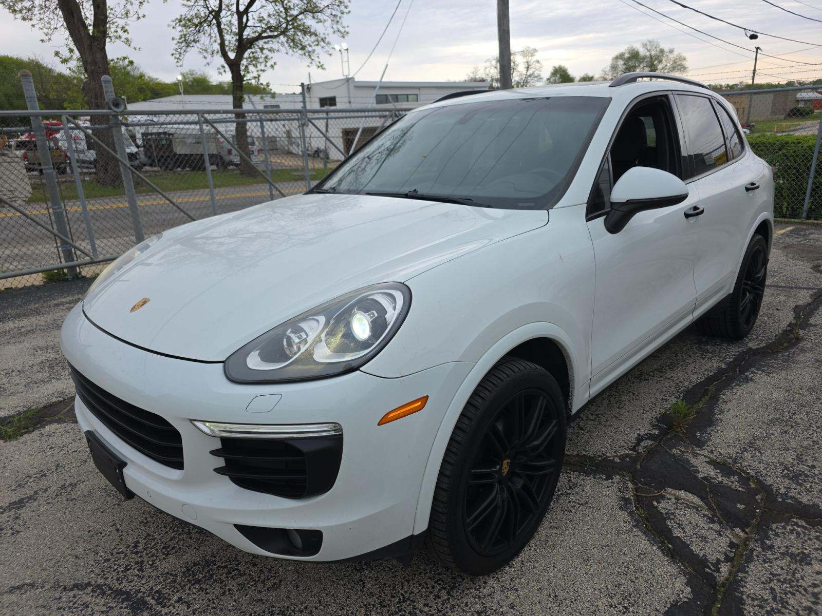 PORSCHE CAYENNE - 1