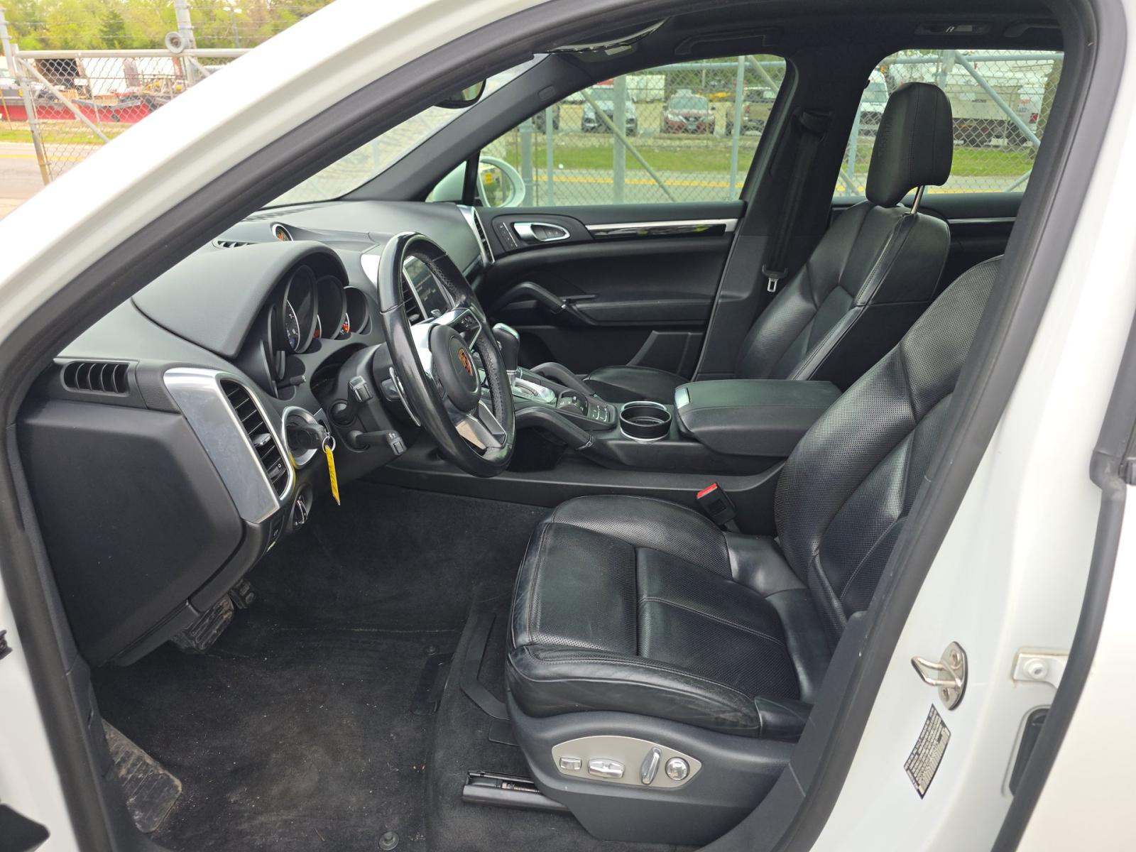 PORSCHE CAYENNE - 6