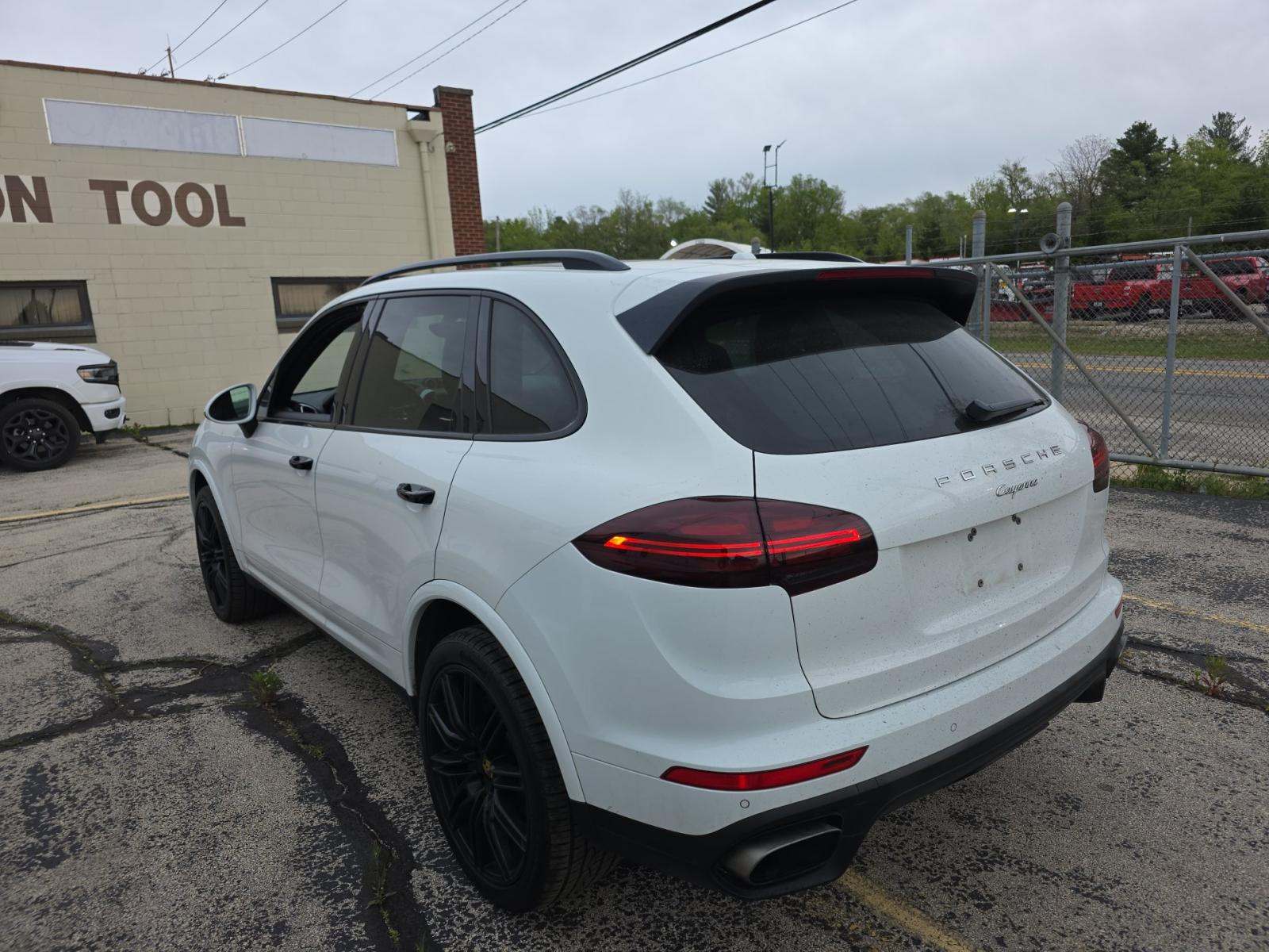 PORSCHE CAYENNE - 2