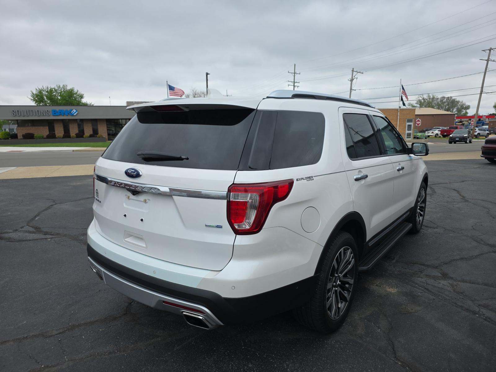 FORD EXPLORER - 3