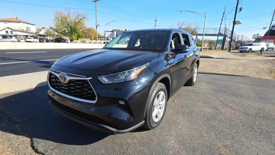2023 Toyota Highlander LE