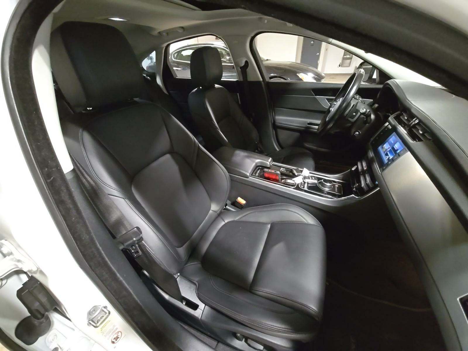 2018 Jaguar XF 25t Premium AWD