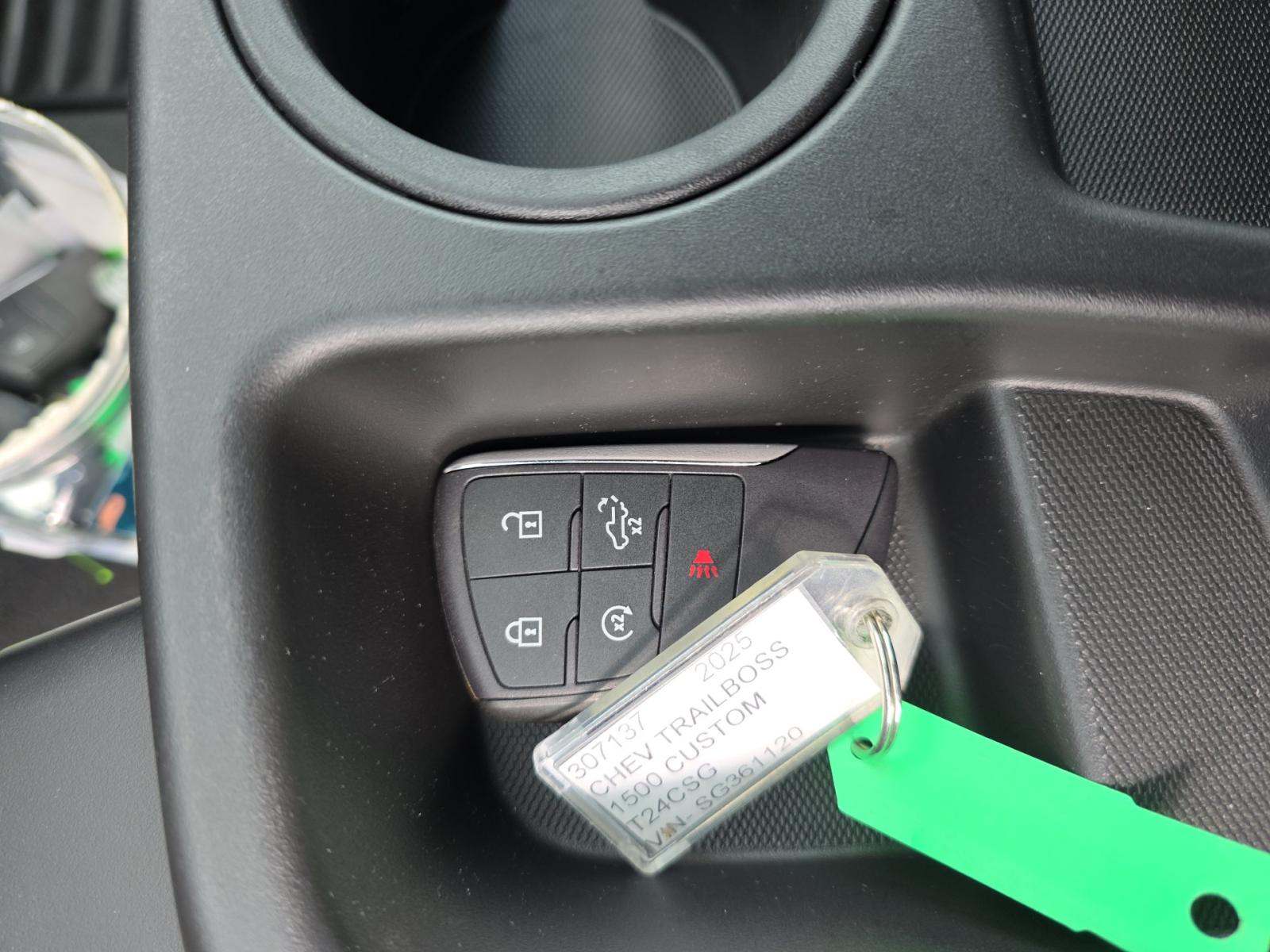 CHEVROLET SILVERADO - 8