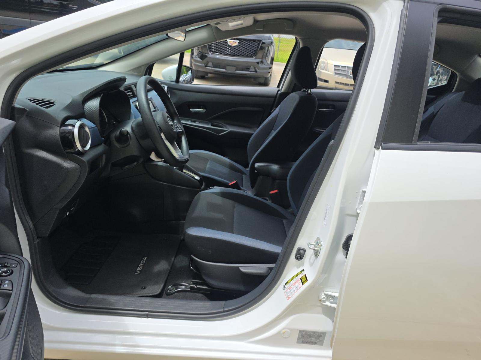 NISSAN VERSA - 6