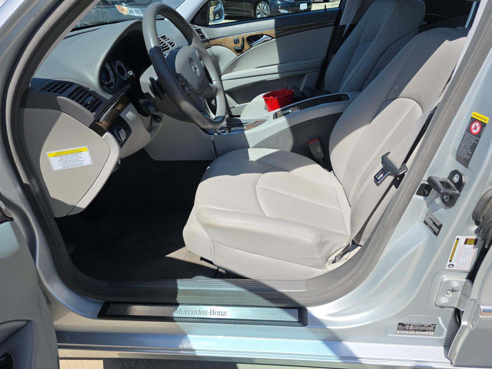 MERCEDES-BENZ E-CLASS - 2