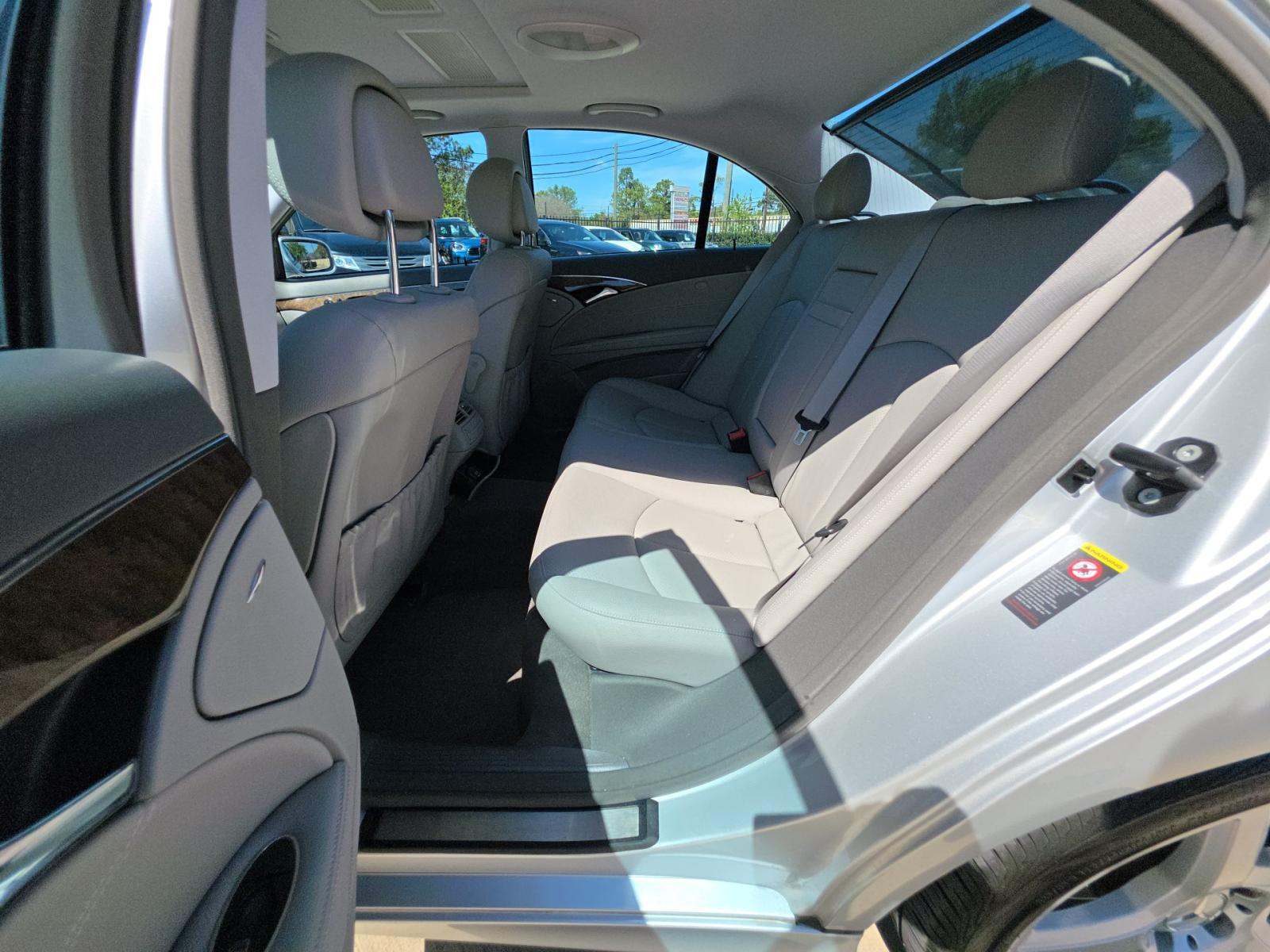 MERCEDES-BENZ E-CLASS - 9