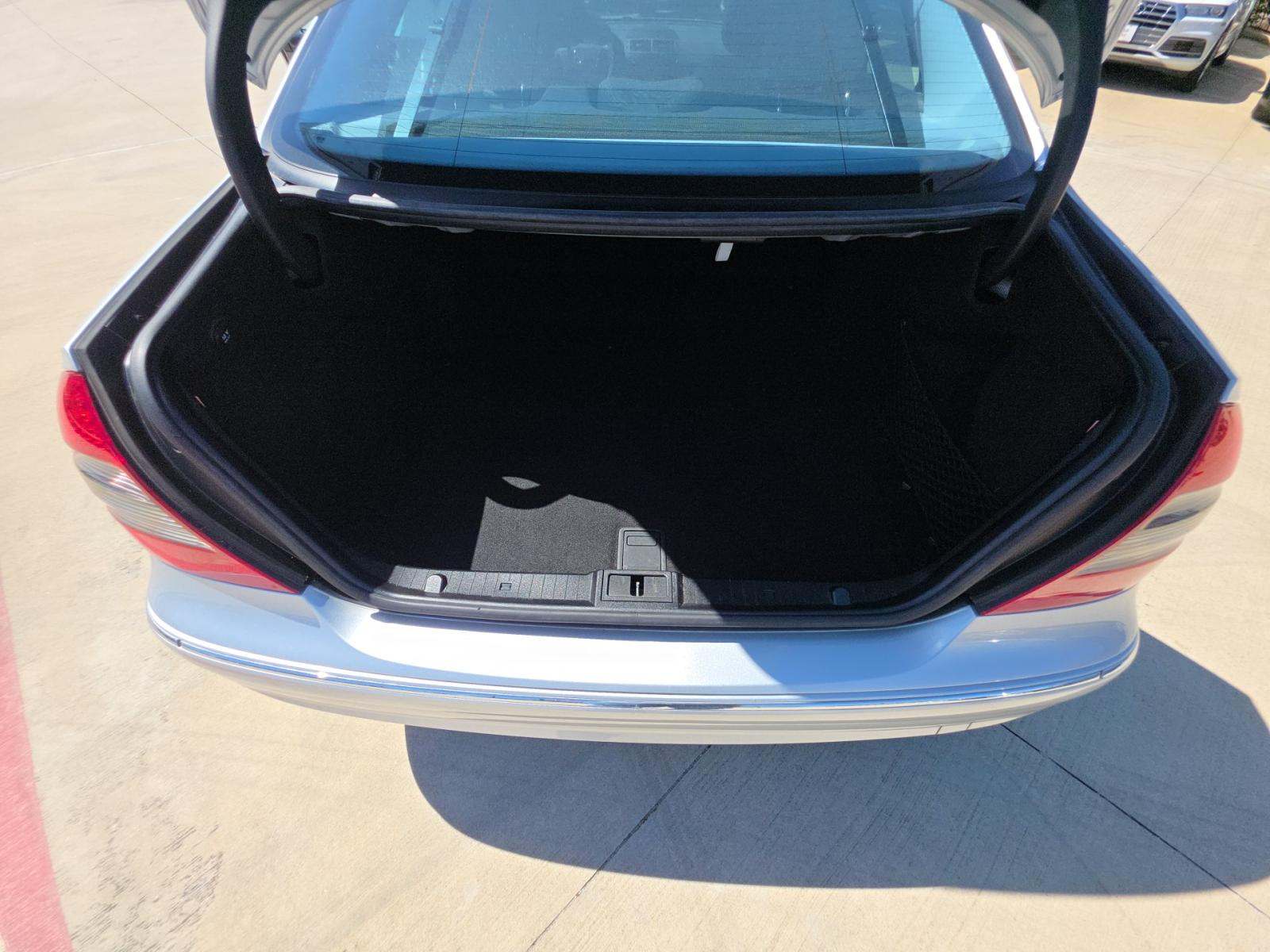 MERCEDES-BENZ E-CLASS - 10