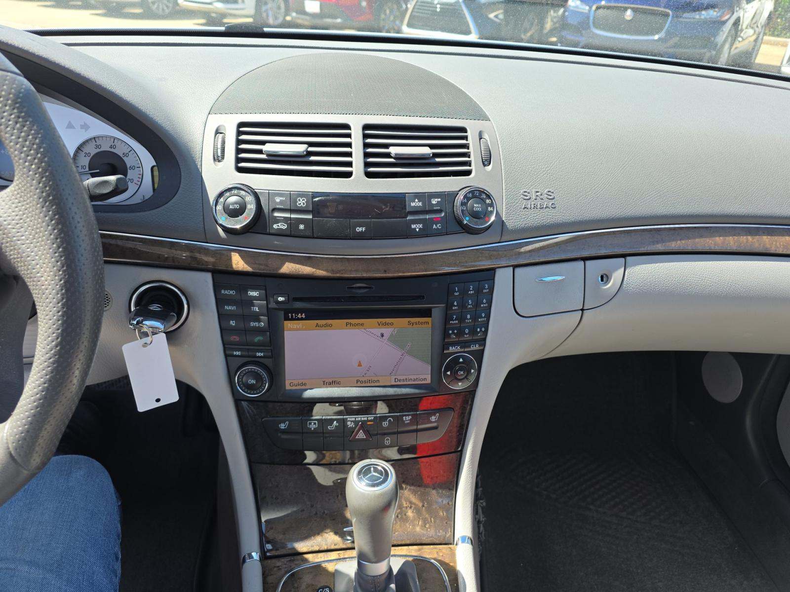 MERCEDES-BENZ E-CLASS - 6