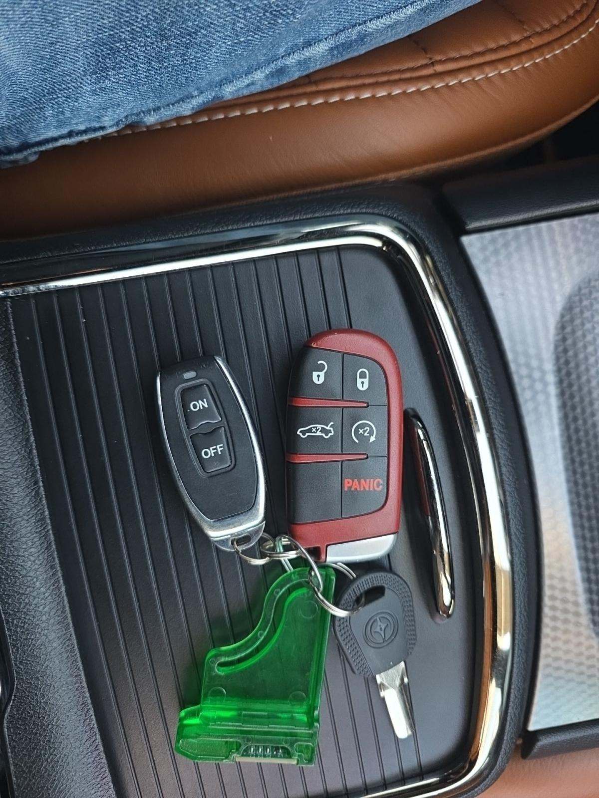 DODGE CHALLENGER - 8