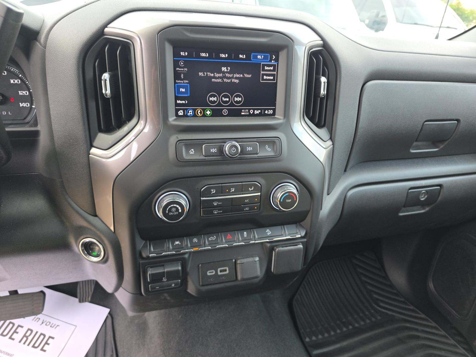 CHEVROLET SILVERADO - 10