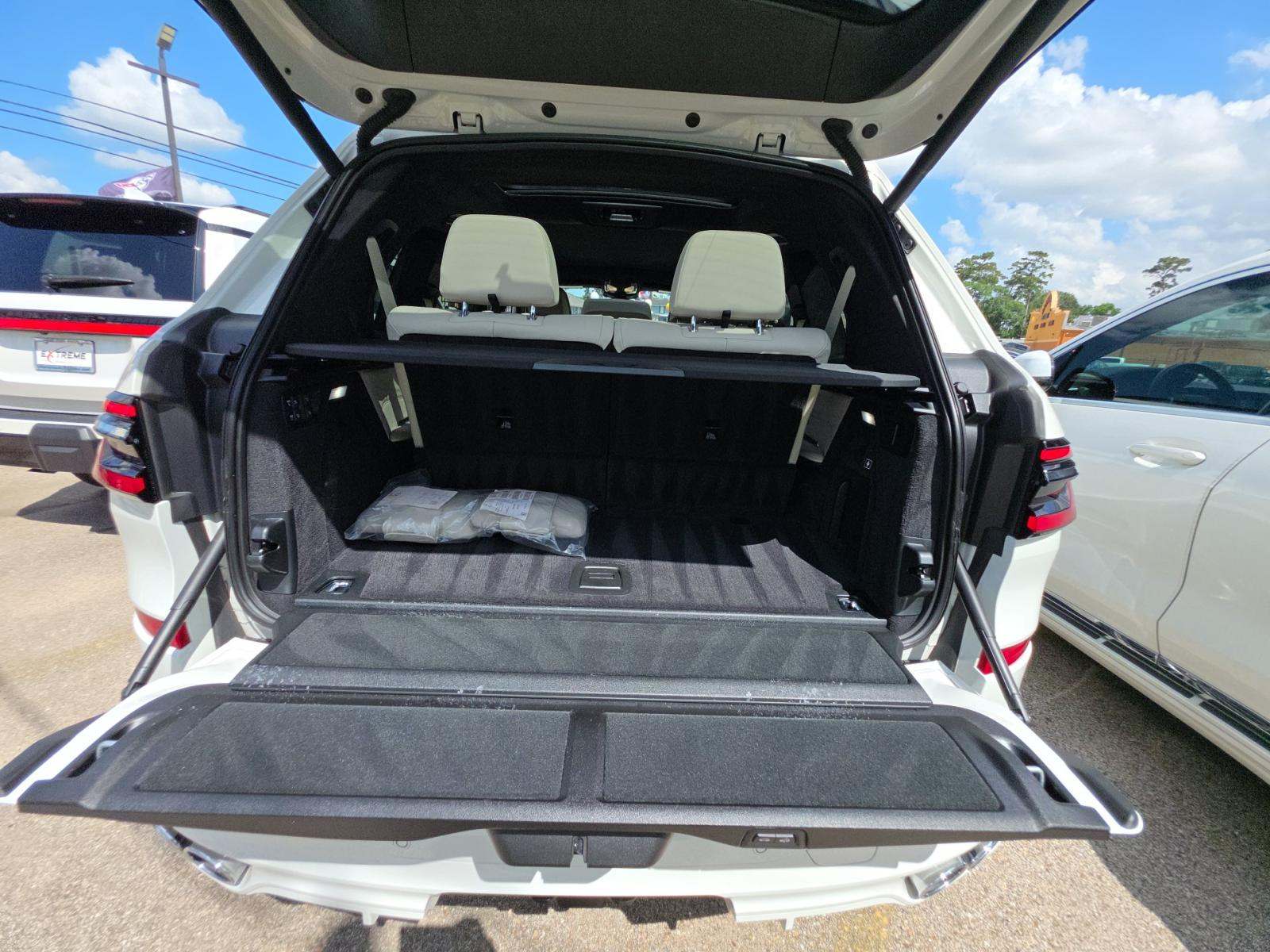 2024 BMW X7 ALPINA XB7 AWD