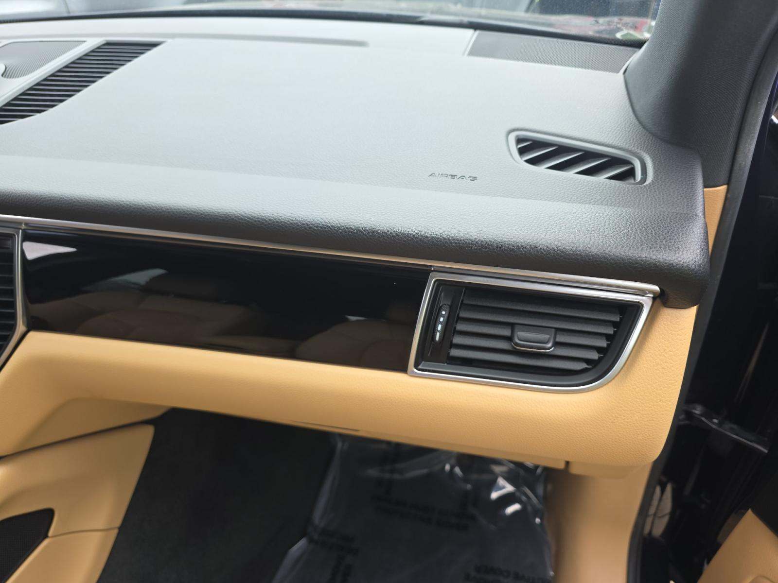2017 Porsche Macan Base AWD