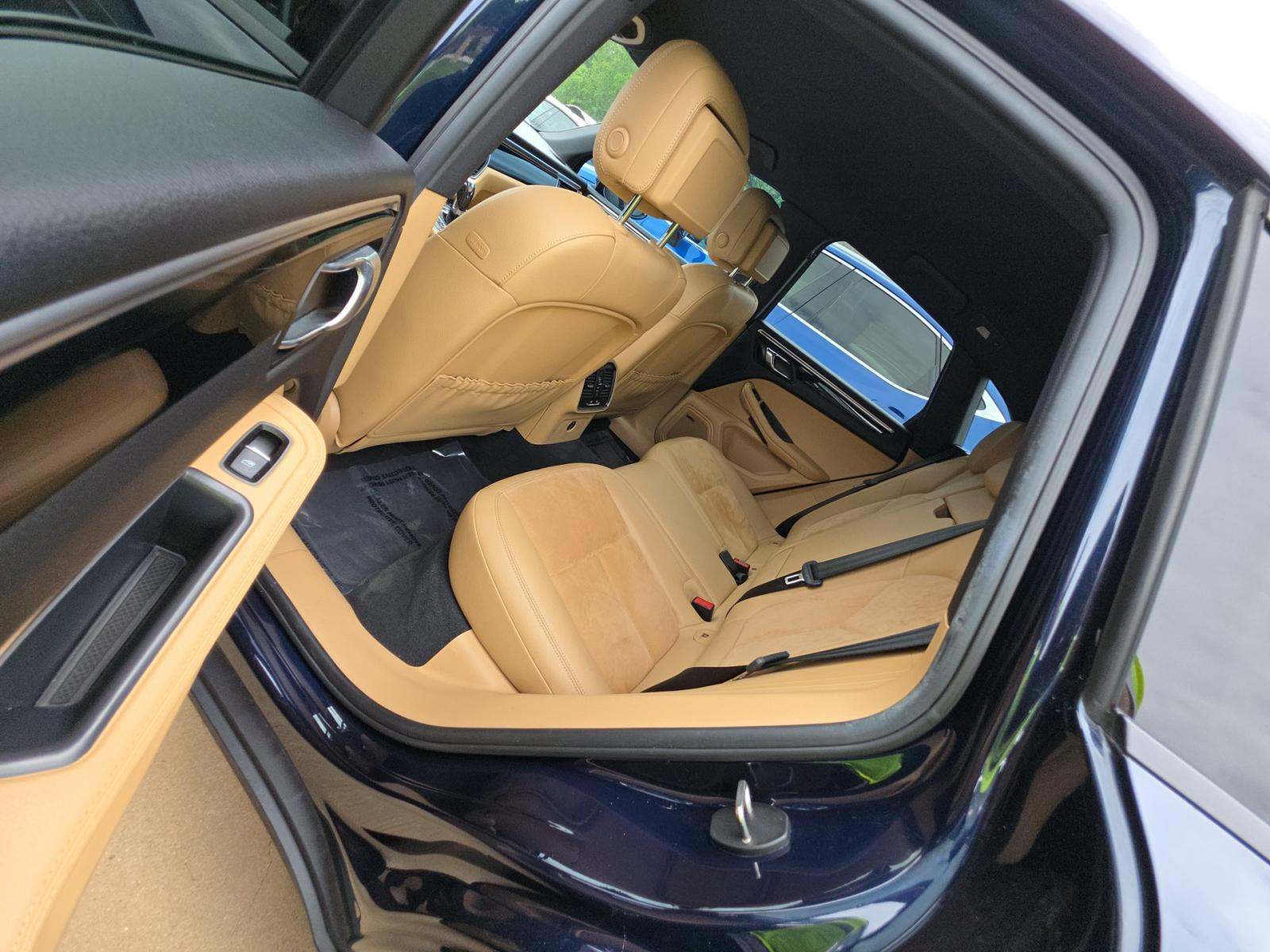 2017 Porsche Macan Base AWD