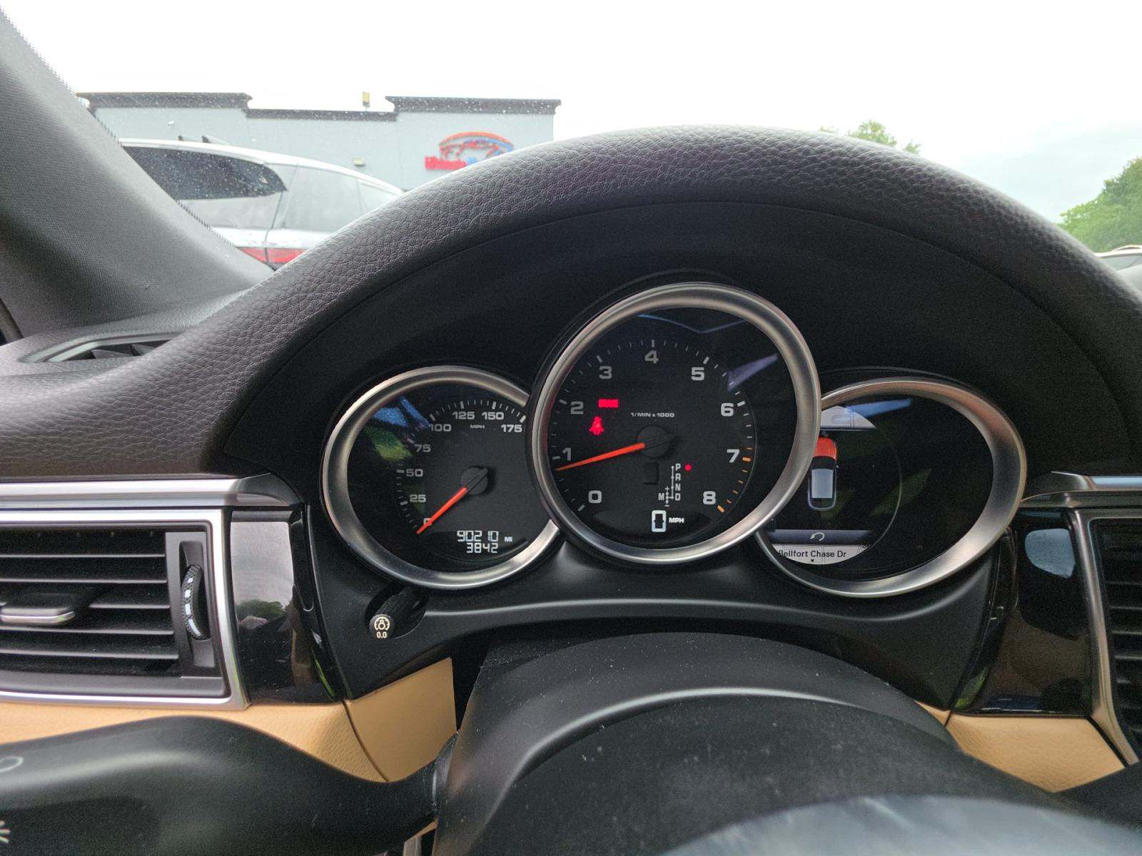 2017 Porsche Macan Base AWD