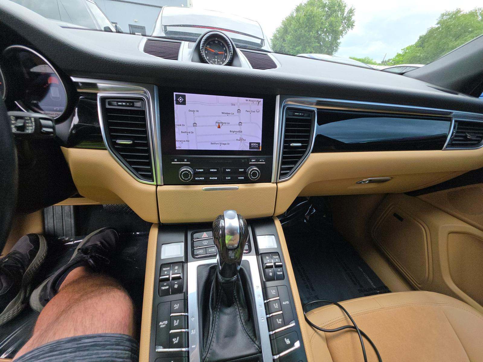 2017 Porsche Macan Base AWD