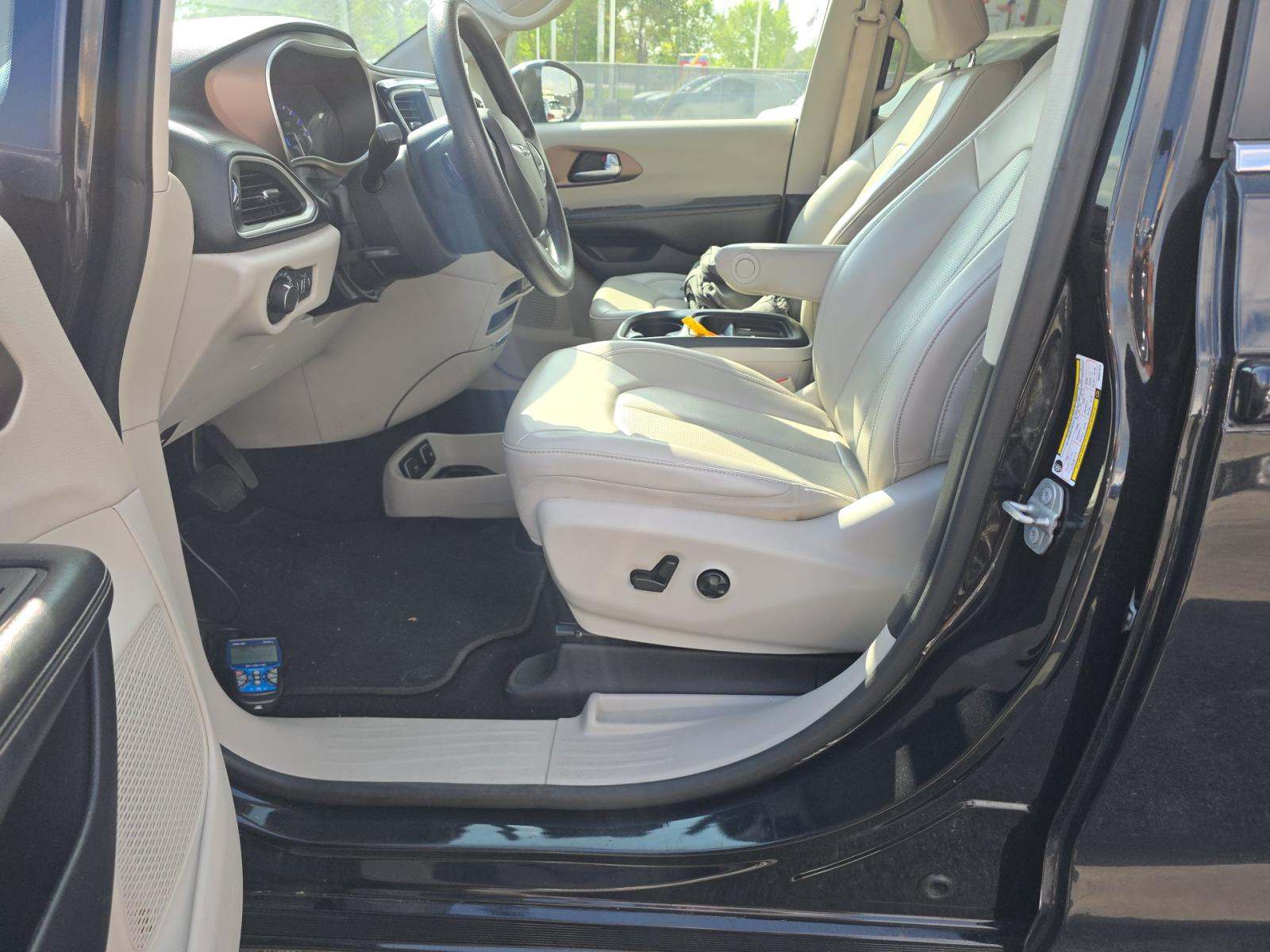 CHRYSLER VOYAGER - 6