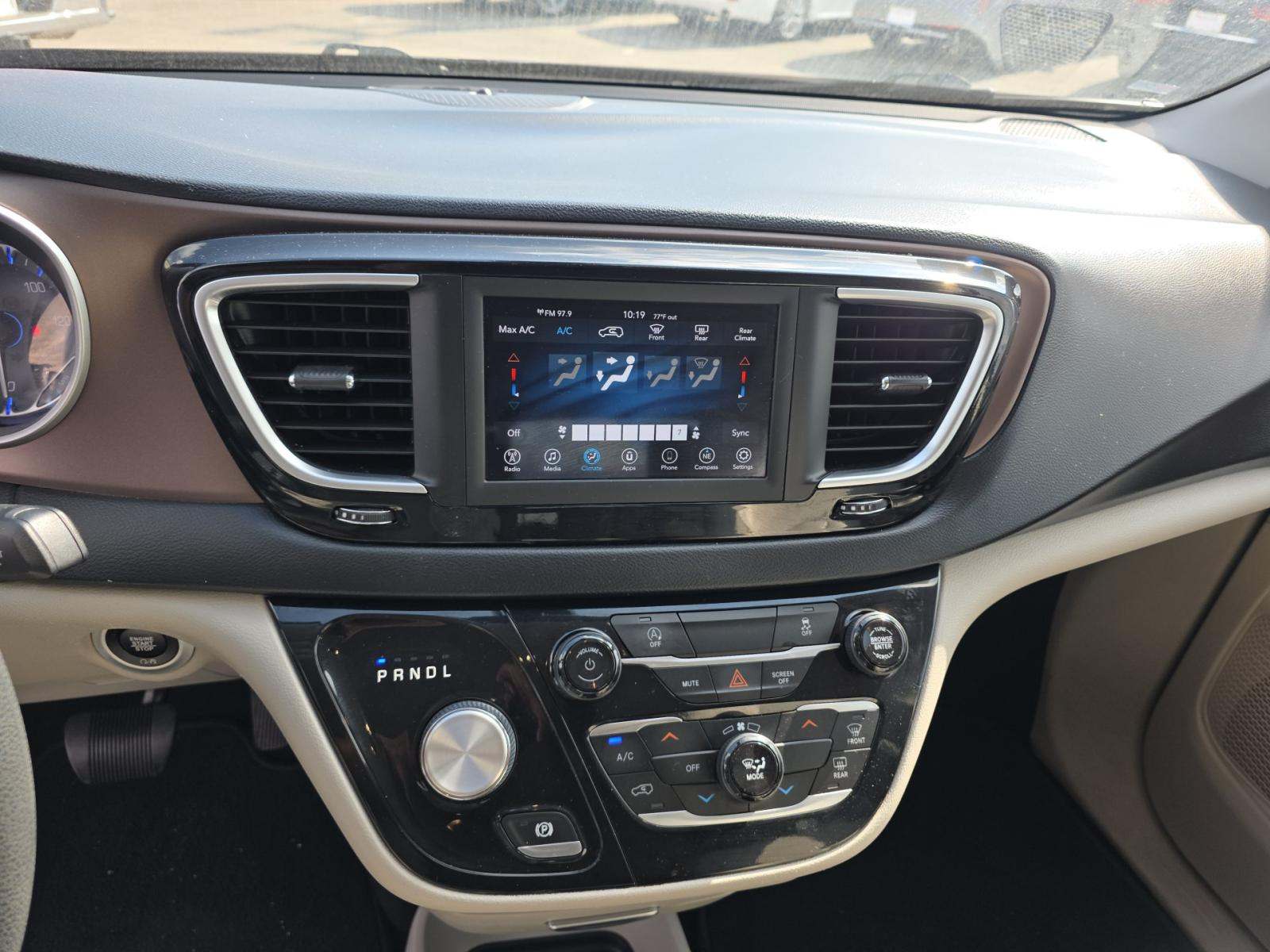 CHRYSLER VOYAGER - 10