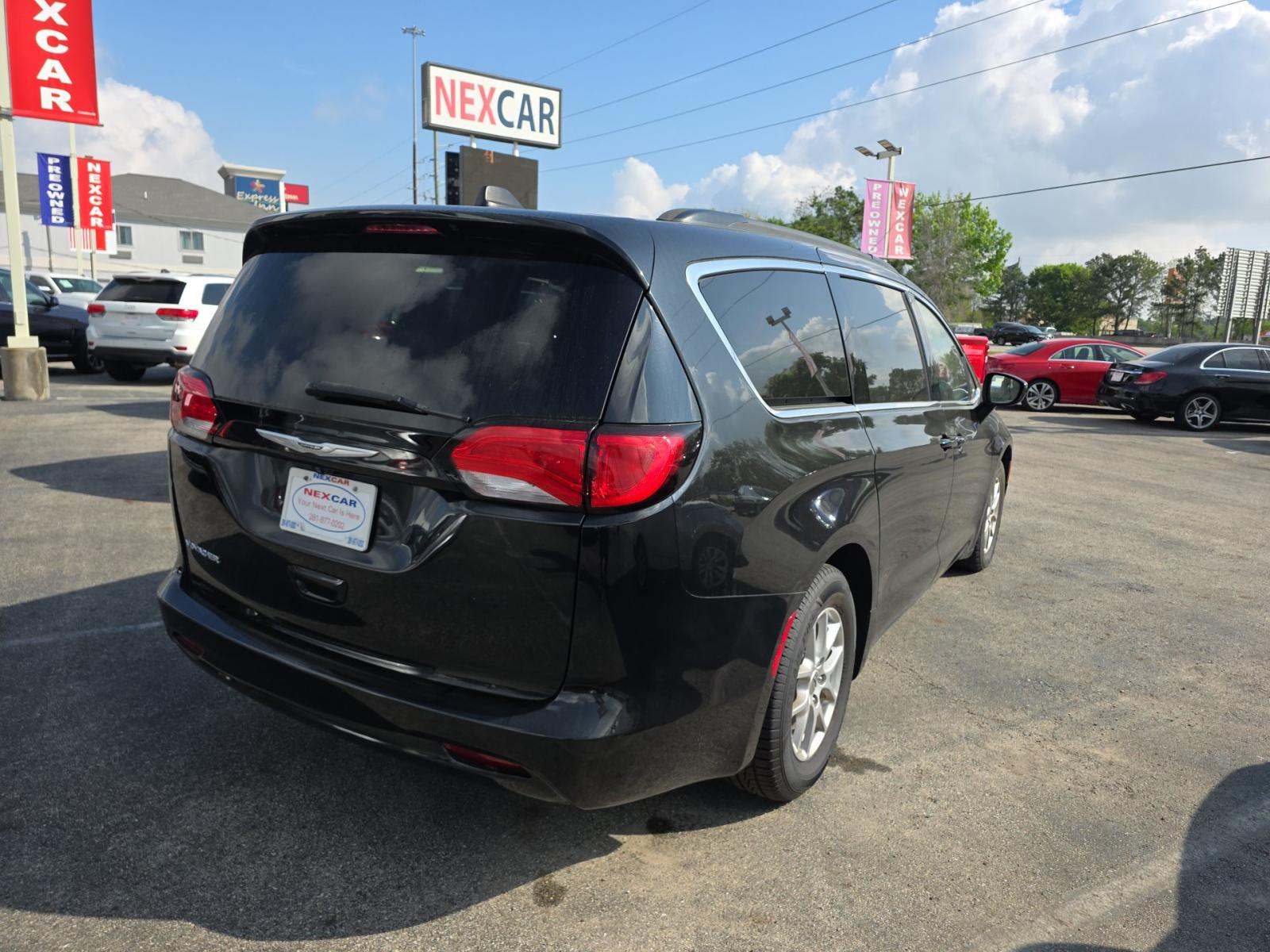 CHRYSLER VOYAGER - 3
