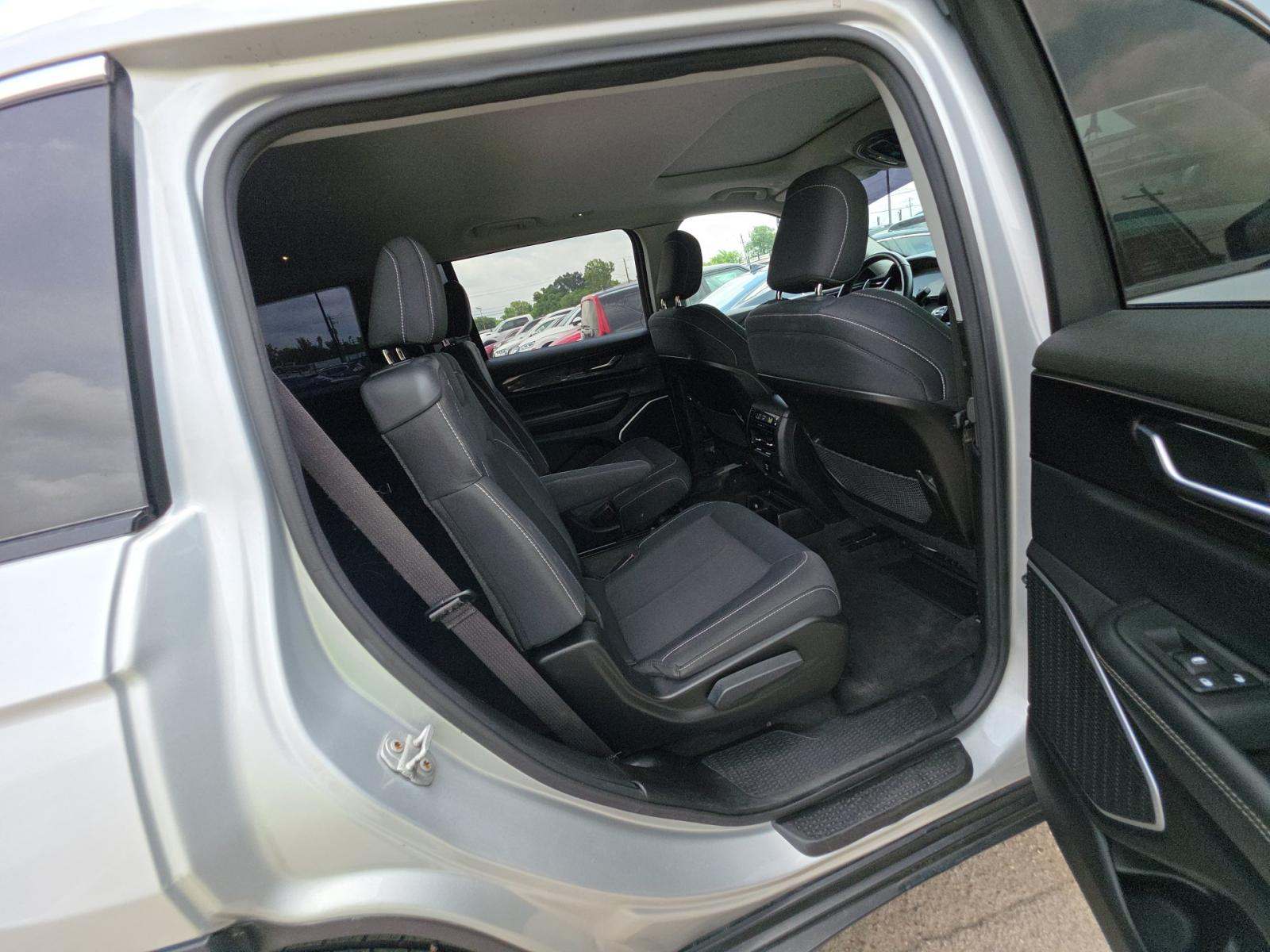 2021 Jeep Grand Cherokee L Laredo RWD