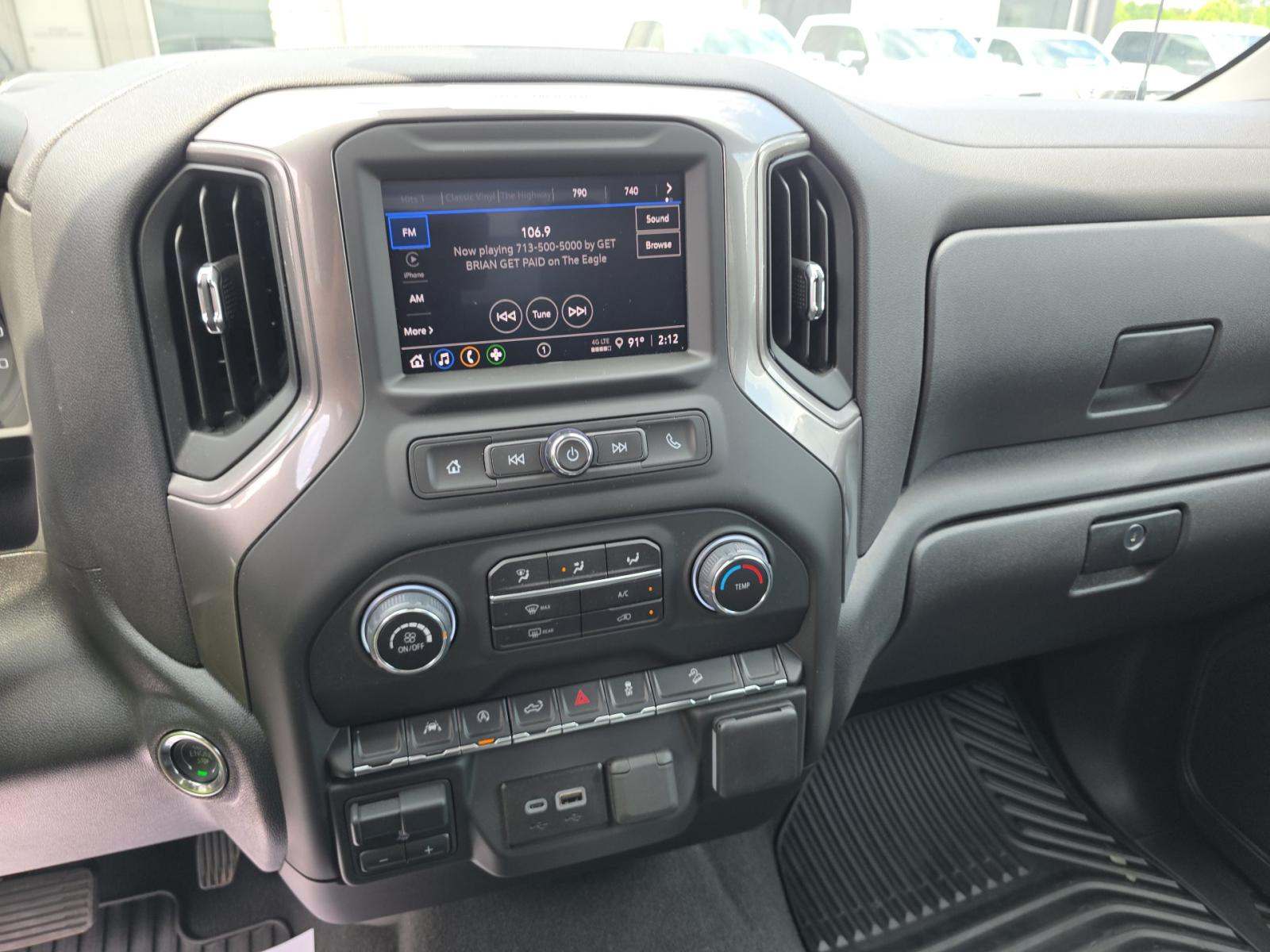 CHEVROLET SILVERADO - 10