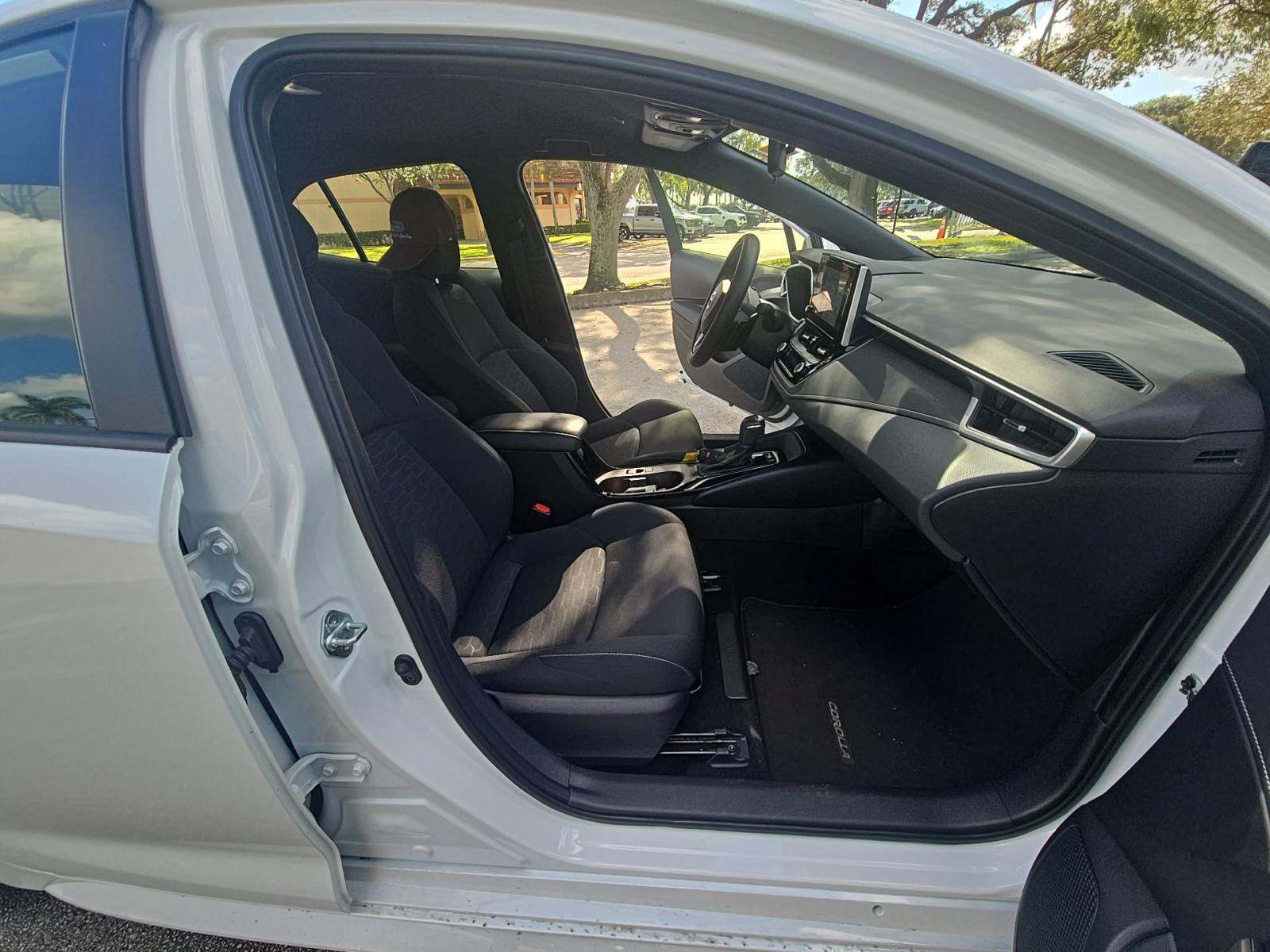 2025 Toyota Corolla SE FWD