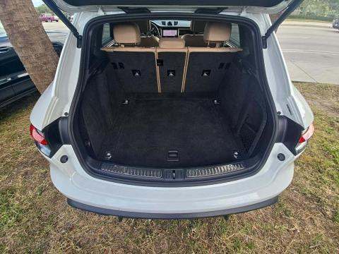 2024 Porsche Macan Base AWD