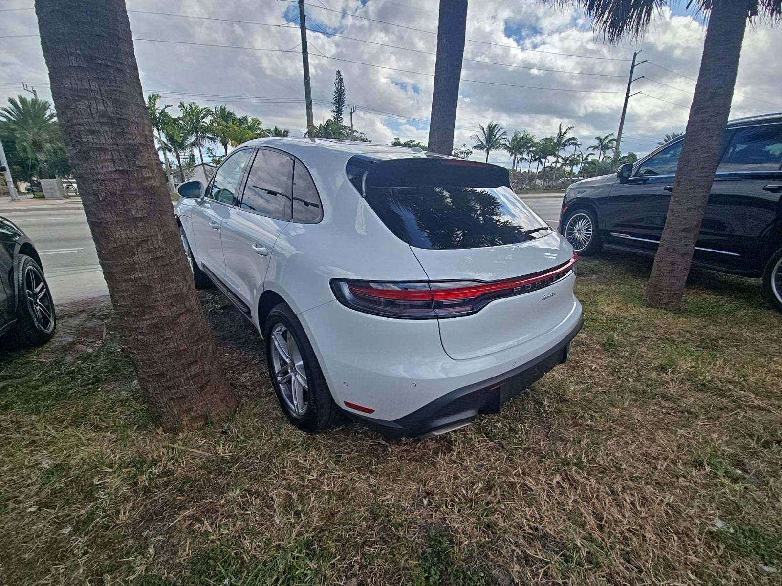 2024 Porsche Macan Base AWD