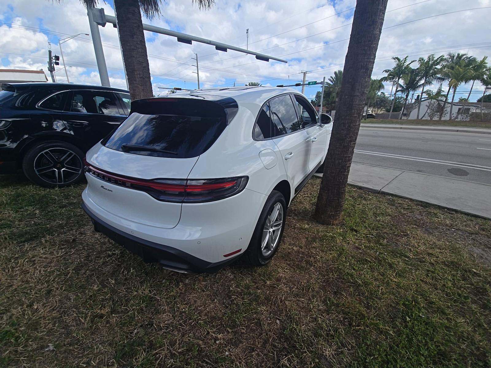 2024 Porsche Macan Base AWD