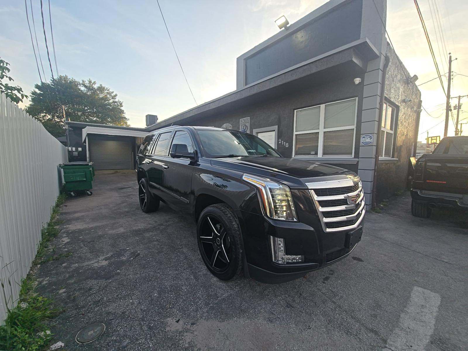 2017 Cadillac Escalade Premium Luxury RWD