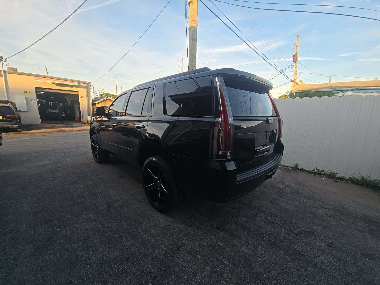 2017 Cadillac Escalade Premium Luxury RWD