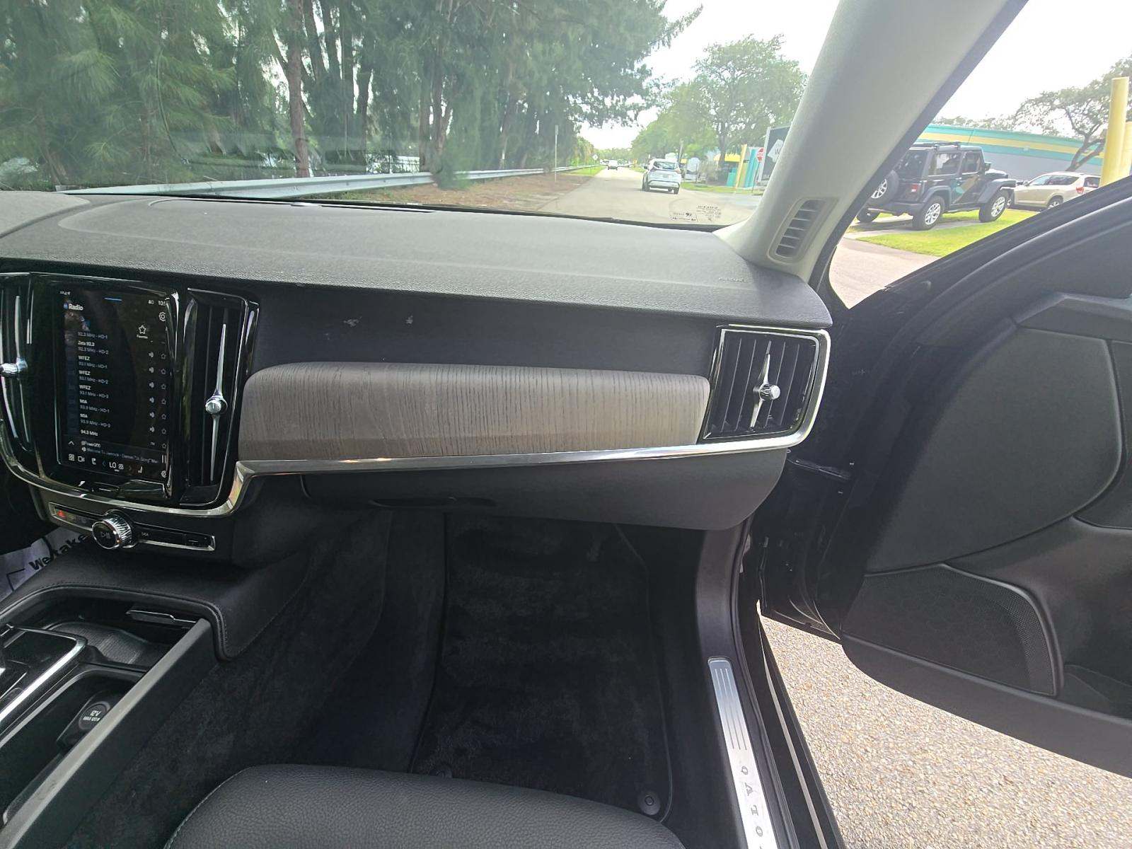 2023 Volvo S90 B6 Plus AWD