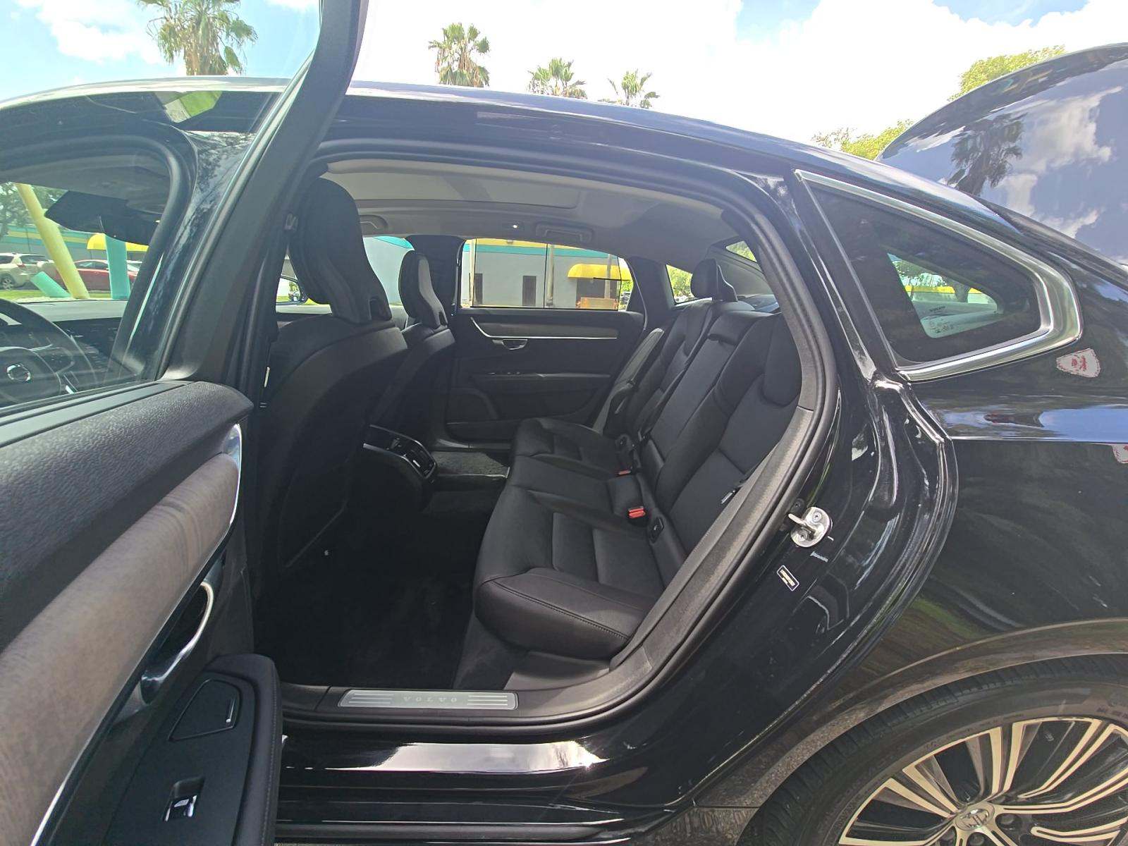 2023 Volvo S90 B6 Plus AWD