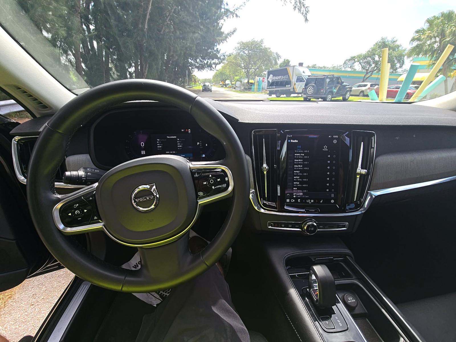 2023 Volvo S90 B6 Plus AWD