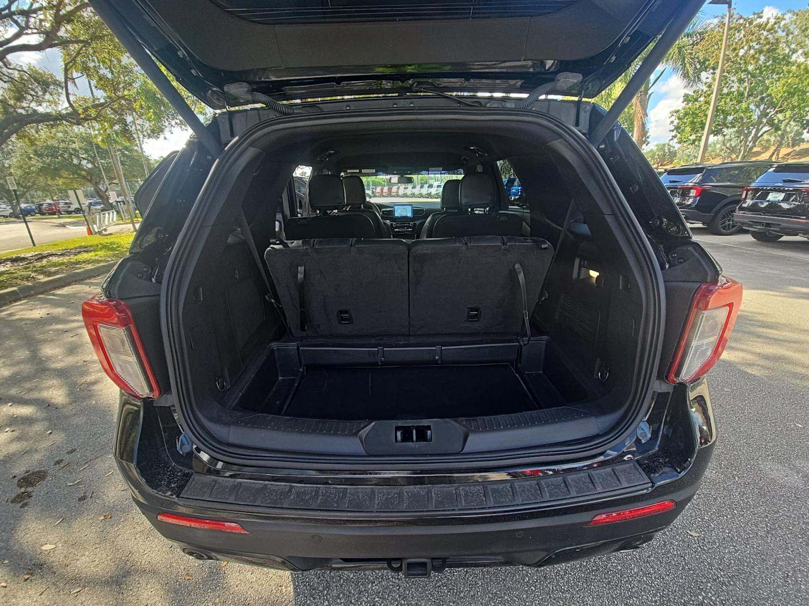 2022 Ford Explorer ST-Line RWD