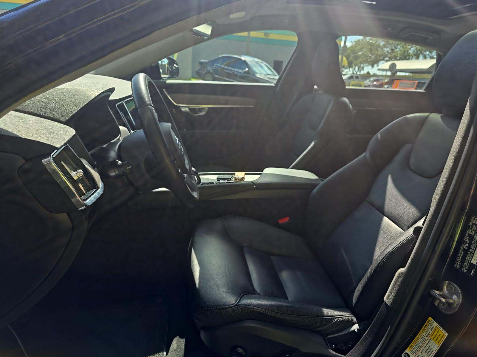 2023 Volvo S90 B6 Plus AWD