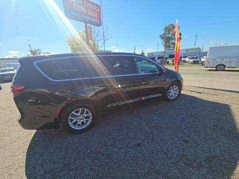 2023 Chrysler Pacifica Touring L FWD