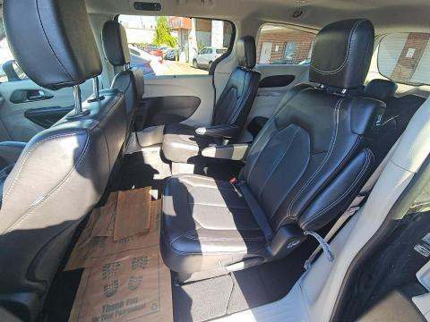 2023 Chrysler Pacifica Touring L FWD