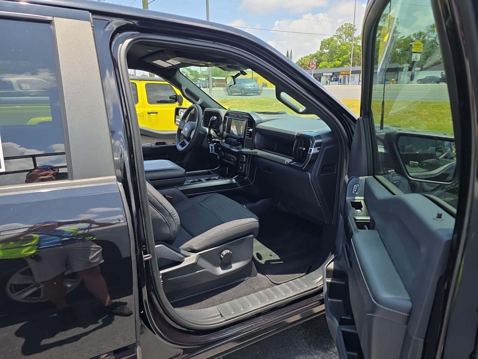 2023 Ford F-150 XL RWD